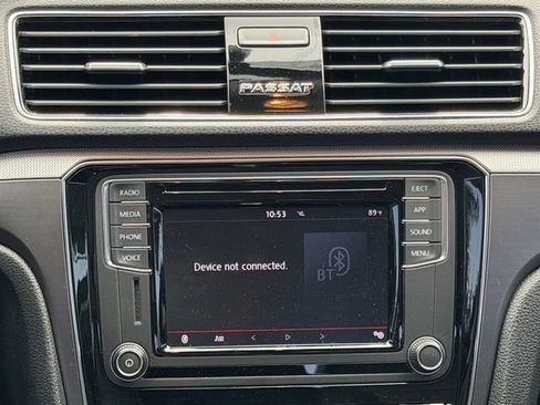 Used 2018 Volkswagen Passat 2.0T R-Line FWD image 15