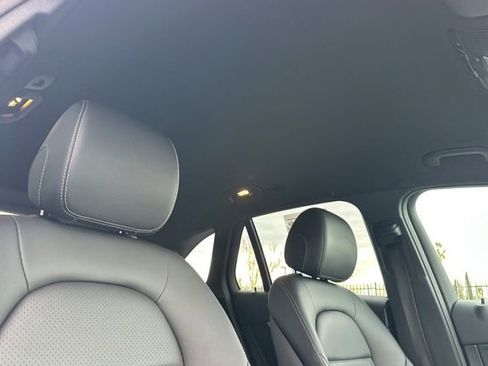 Used 2022 Mercedes-Benz GLC 300 4MATIC image 16