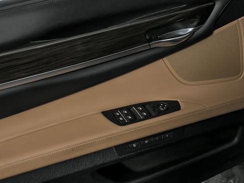 Used 2015 BMW 750i xDrive image 15