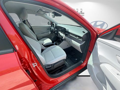 Used 2024 Hyundai Kona SEL w/ Convenience Package FWD image 29