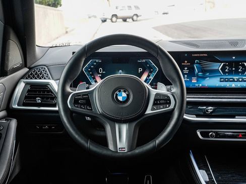 Used 2026 BMW X5 xDrive40i w/ Executive Package image 13