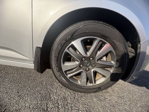 Used 2015 Honda Odyssey Touring Elite image 27