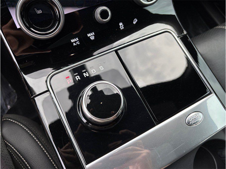 Used 2018 Land Rover Range Rover Velar R-Dynamic SE AWD/4WD image 38