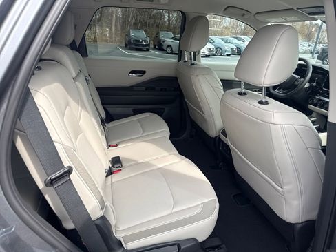 New 2026 Nissan Pathfinder SL FWD image 29