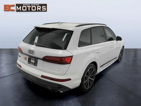 Used 2021 Audi SQ7 Premium Plus w/ Driver Assistance Package image 8