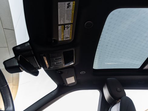 Used 2023 Land Rover Range Rover Evoque R-Dynamic S image 20