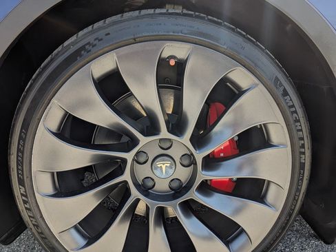 Used 2023 Tesla Model Y Performance AWD/4WD image 28