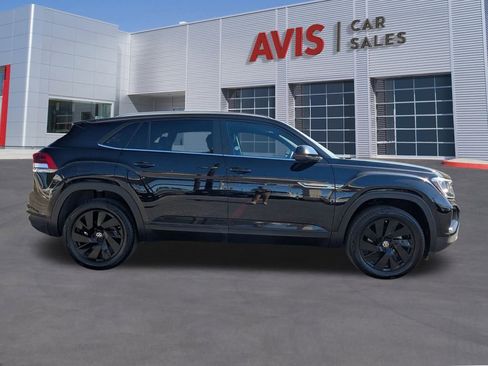 Used 2025 Volkswagen Atlas Cross Sport SE image 7