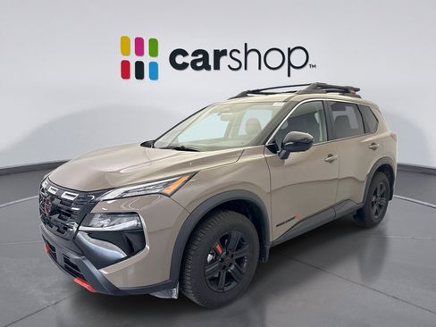 Used 2025 Nissan Rogue SV AWD/4WD image 1