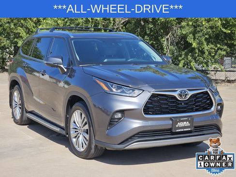 Used 2024 Toyota Highlander Platinum AWD/4WD image 3