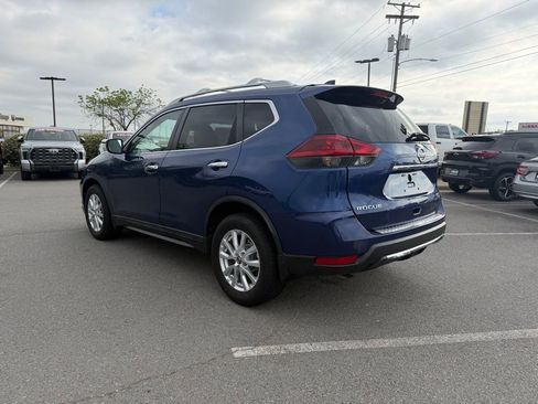 Used 2019 Nissan Rogue S w/ Special Edition Package FWD image 5