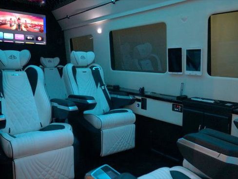 Used 2015 Mercedes-Benz Sprinter 2500 image 14