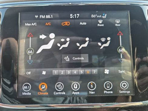 Used 2020 Jeep Grand Cherokee Overland AWD/4WD image 17
