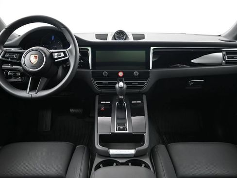 Used 2025 Porsche Macan AWD/4WD image 9