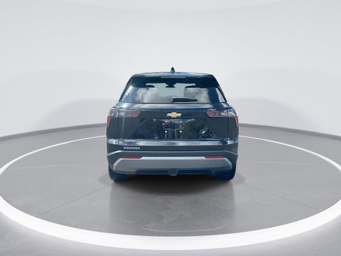 Used 2026 Chevrolet Equinox LT FWD image 8