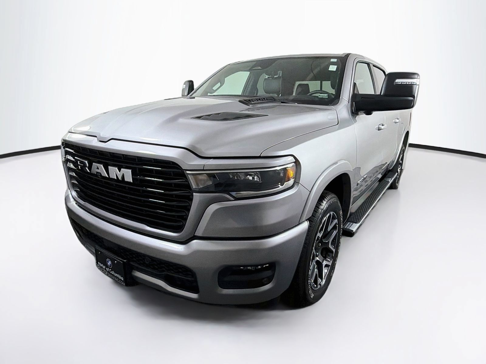 Used 2025 RAM 1500 Laramie w/ Advanced Safety Group II AWD/4WD image 3