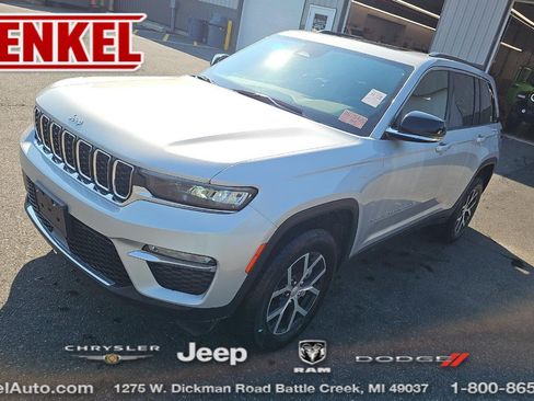 Used 2024 Jeep Grand Cherokee Limited w/ Trailer Tow Package AWD/4WD image 1