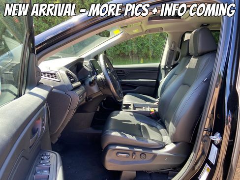 Used 2023 Honda Odyssey EX-L image 3