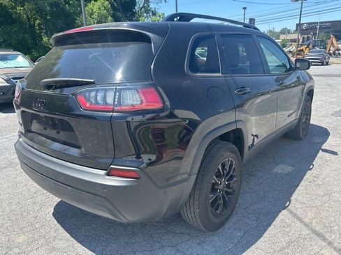 Used 2023 Jeep Cherokee Altitude Lux AWD/4WD image 3