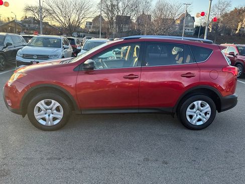 Used 2015 Toyota RAV4 LE image 4