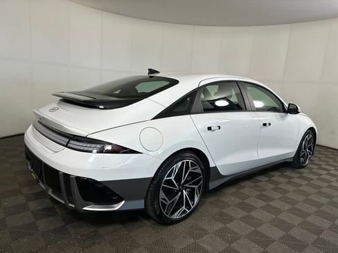 Used 2024 Hyundai Ioniq 6 SEL image 3