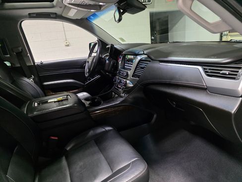 Used 2019 Chevrolet Tahoe LT w/ RST Edition image 29