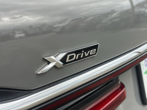 Used 2022 BMW 750i xDrive w/ Executive Package image 10