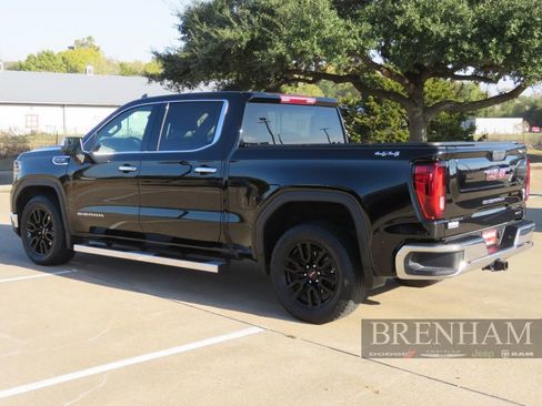 Used 2024 GMC Sierra 1500 SLT image 3