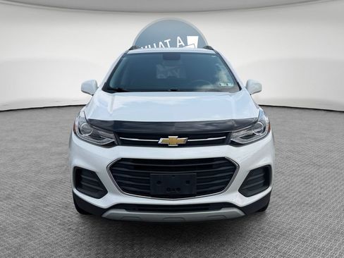 Used 2021 Chevrolet Trax LT w/ Premium Seat Package AWD/4WD image 9