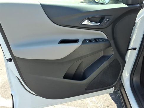 Used 2021 Chevrolet Equinox LS w/ LS Convenience Package FWD image 17