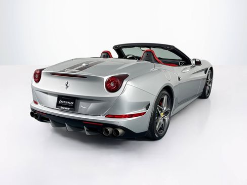 Used 2015 Ferrari California T RWD image 5