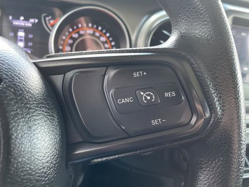 Used 2022 Jeep Gladiator Sport image 16