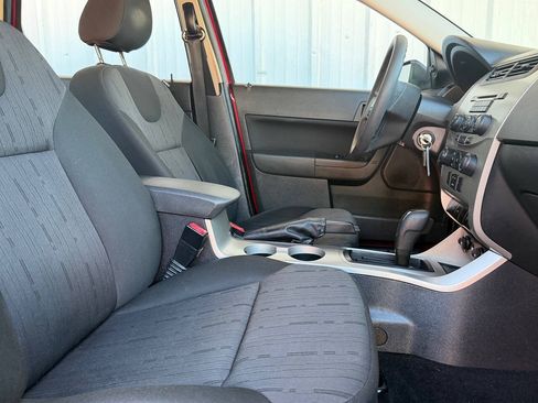 Used 2009 Ford Focus SE FWD image 14