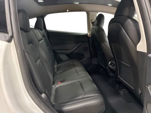 Certified 2023 Tesla Model Y AWD image 11