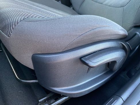 Certified 2022 Kia Seltos LX image 23