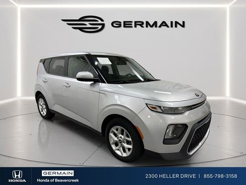 Used 2020 Kia Soul S FWD image 2