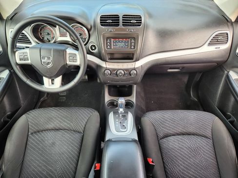 Used 2020 Dodge Journey SE w/ SE Popular Equipment Group FWD image 11