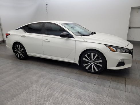 Used 2020 Nissan Altima 2.5 SR FWD image 11
