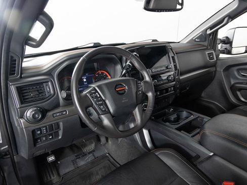 Used 2021 Nissan Titan PRO-4X w/ Pro-4x Convenience Package image 13