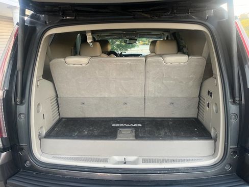 Used 2016 Cadillac Escalade Luxury AWD/4WD image 19