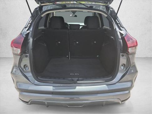 Used 2023 Nissan Kicks S FWD image 6