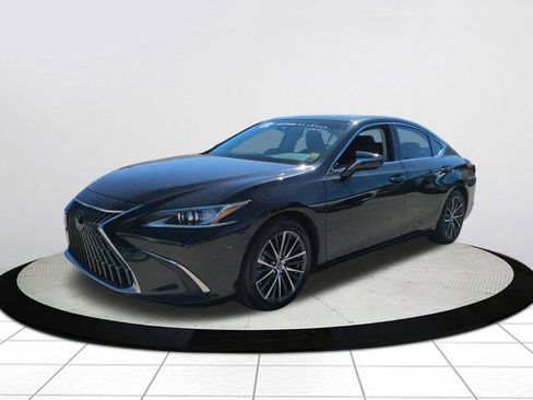 Certified 2022 Lexus ES 350 w/ Premium Package image 8