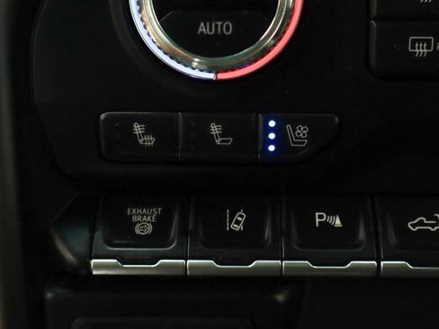 Used 2022 GMC Sierra 2500 AT4 w/ AT4 Premium Plus Package AWD/4WD image 44