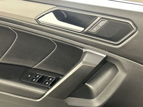 Used 2022 Volkswagen Tiguan SE image 18