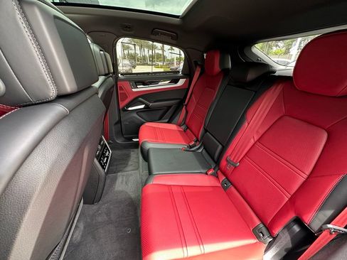 Certified 2026 Porsche Cayenne S AWD/4WD image 42