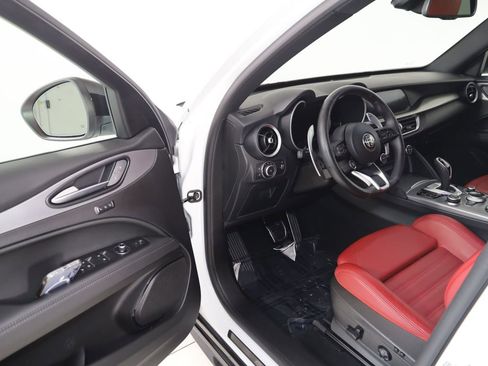 Used 2024 Alfa Romeo Stelvio Veloce image 45