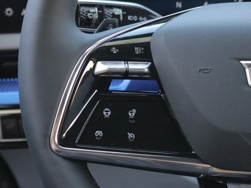 New 2026 Cadillac Optiq Luxury 1 image 23