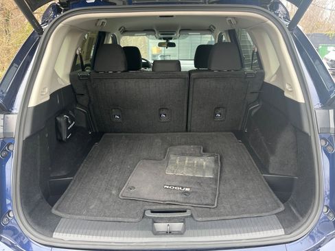 Used 2025 Nissan Rogue SV image 27