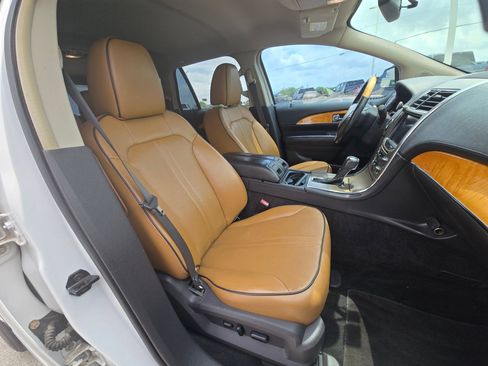 Used 2011 Lincoln MKX 2WD w/ 101A Rapid Spec Order Code image 23