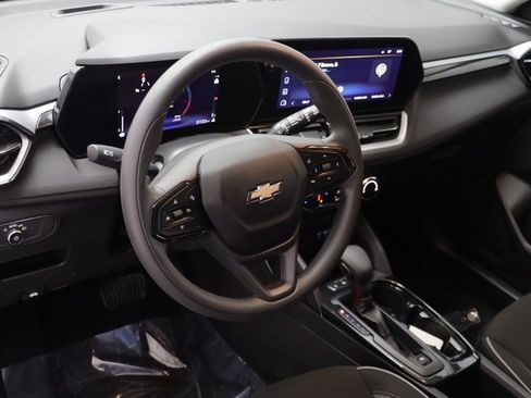 Certified 2024 Chevrolet TrailBlazer LT w/ Driver Confidence Package image 7